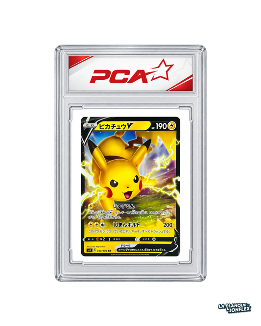 Carte Pokémon Gradée PCA 9.5 – Pikachu V 030 – Voltage Éclatant